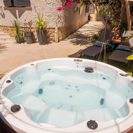 Holiday home L'oursinade - Jolie Maison Avec Jacuzzi Et Jardin *