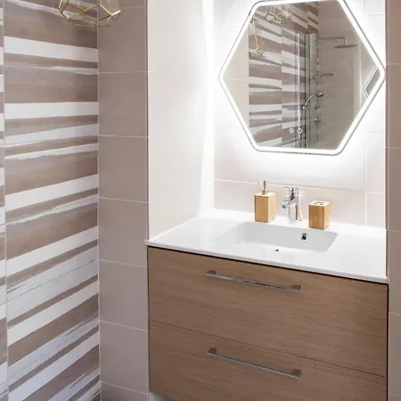 Holiday home L'oursinade - Jolie Maison Avec Jacuzzi Et Jardin *